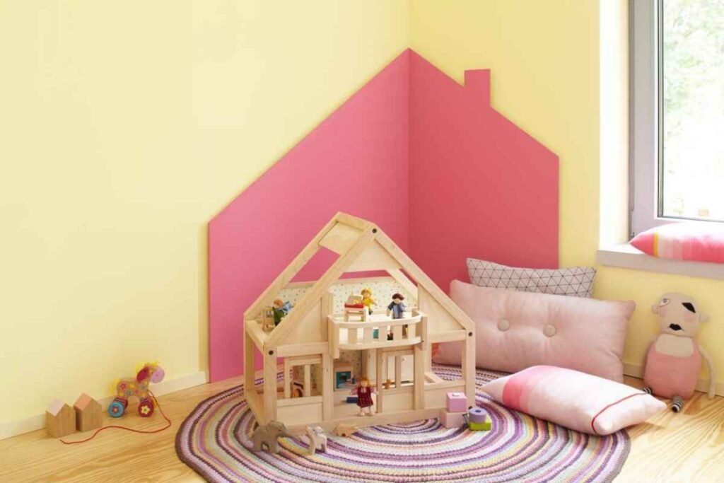 Tiny Dollhouse Station
