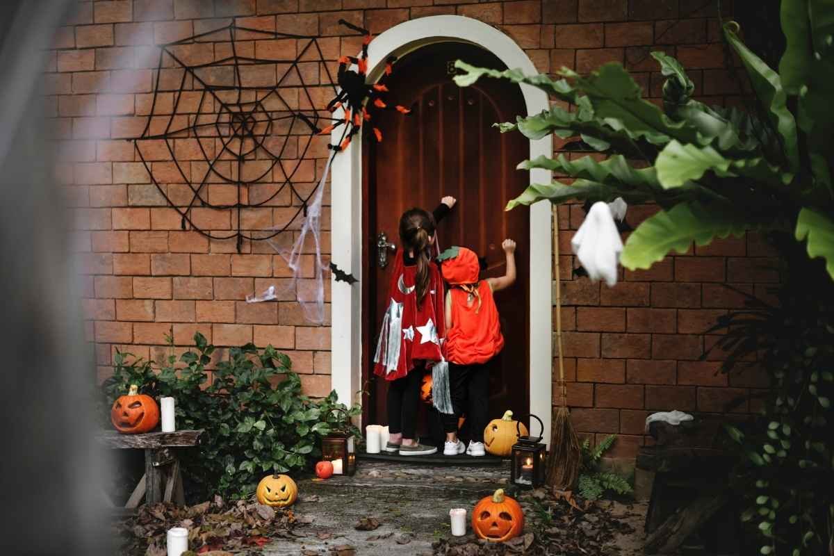 Modern Halloween Decor Ideas for a Spooky & Stylish Home